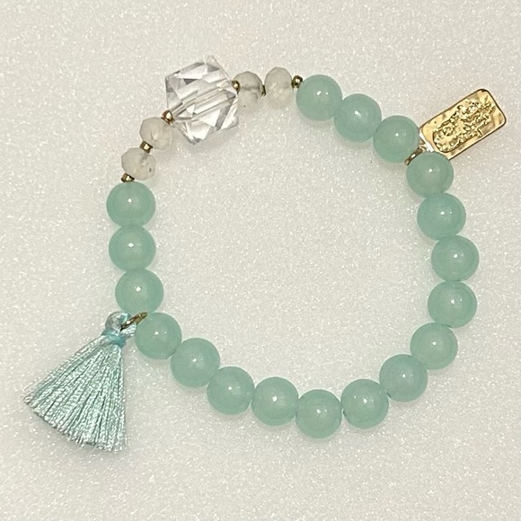 Vintage Mint Green 10mm Bead Stretch Bracelet With A Hand Of Fatima Charm 8” - Picture 1 of 7